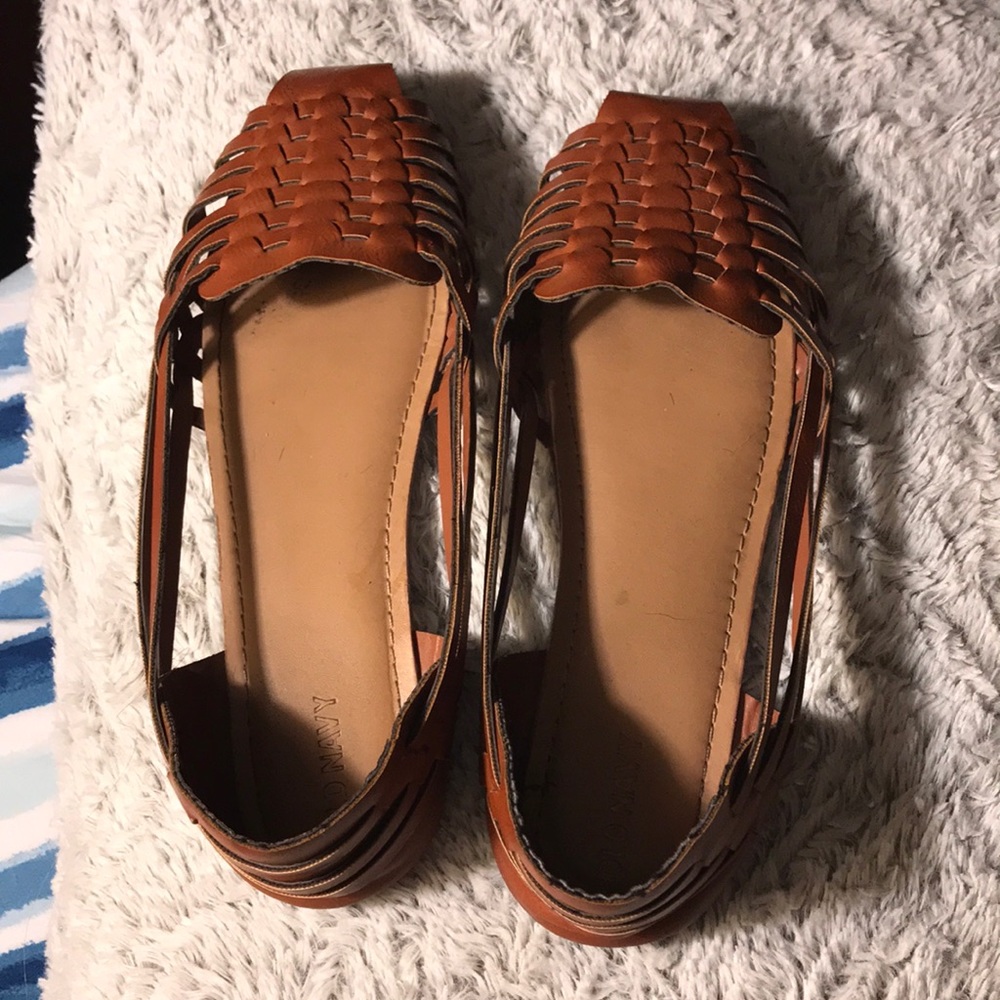 Tan old navy sandals like new